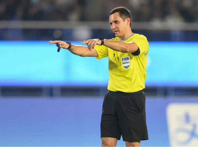 澳门金沙娱乐在线-津媒：卢特富林3次主哨印尼比赛，国足对他执法风格并不了解