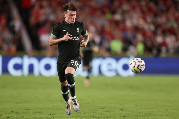 记者：本-多克完成伯恩茅斯部分体检，利物浦保留回购条款